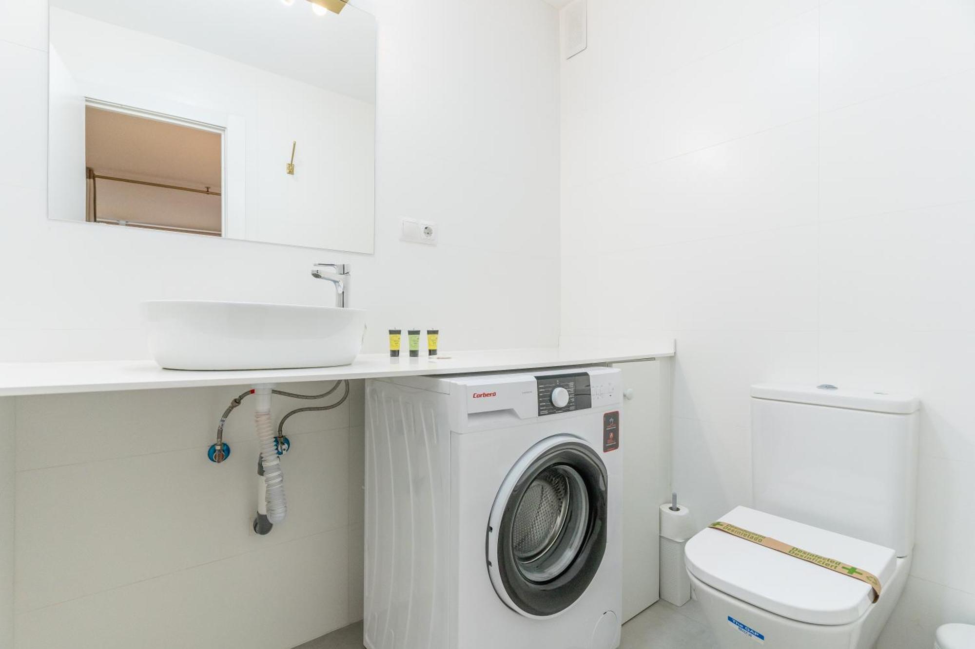 Cozy And Bright-1Bedroom 1Bathroom-Las Letras مدريد المظهر الخارجي الصورة