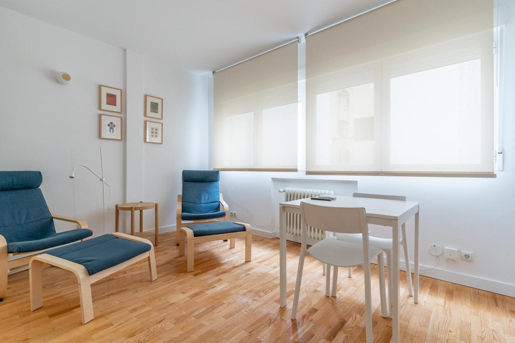 Cozy And Bright-1Bedroom 1Bathroom-Las Letras مدريد المظهر الخارجي الصورة